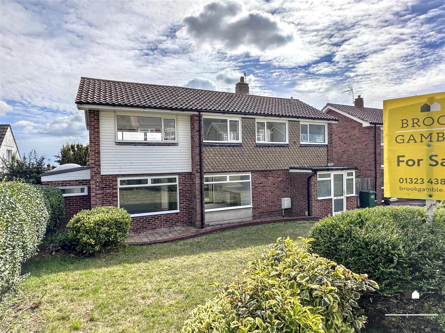 5 Bedroom House - Detached. Bracken Road in Eastbourne,  34